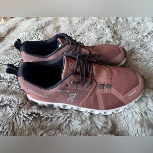 On cloud Running Women's shoes waterproof